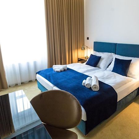 Apart Hotel Golden Apartments Košice Buitenkant foto