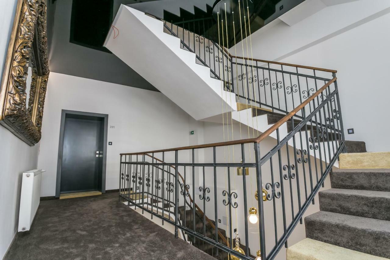Apart Hotel Golden Apartments Košice Buitenkant foto