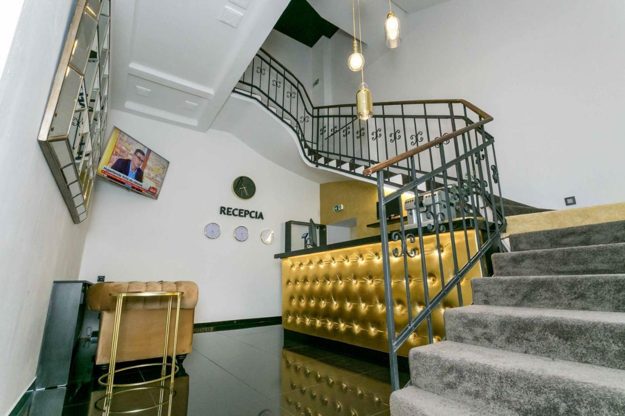 Apart Hotel Golden Apartments Košice Buitenkant foto