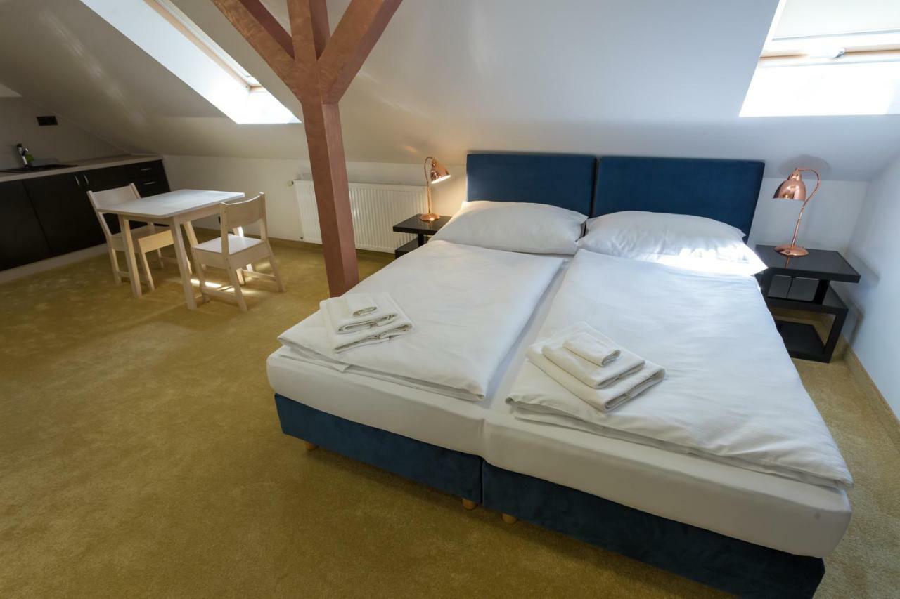 Apart Hotel Golden Apartments Košice Buitenkant foto
