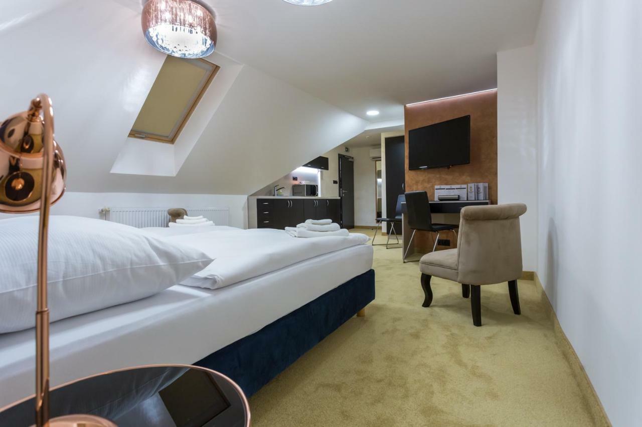 Apart Hotel Golden Apartments Košice Buitenkant foto
