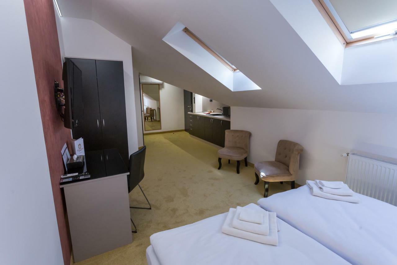 Apart Hotel Golden Apartments Košice Buitenkant foto